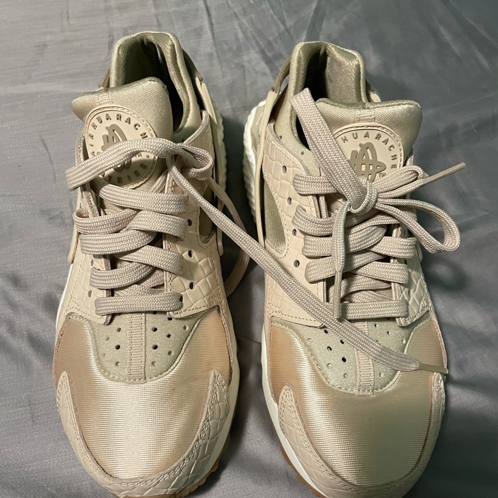 Nike Huarache Shoes